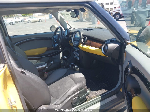 2008 MINI COOPER HARDTOP S VIN: WMWMF73558TT90147