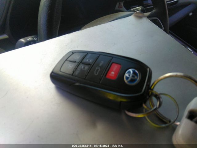 5TDJRKEC9MS020520 Toyota SIENNA XLE