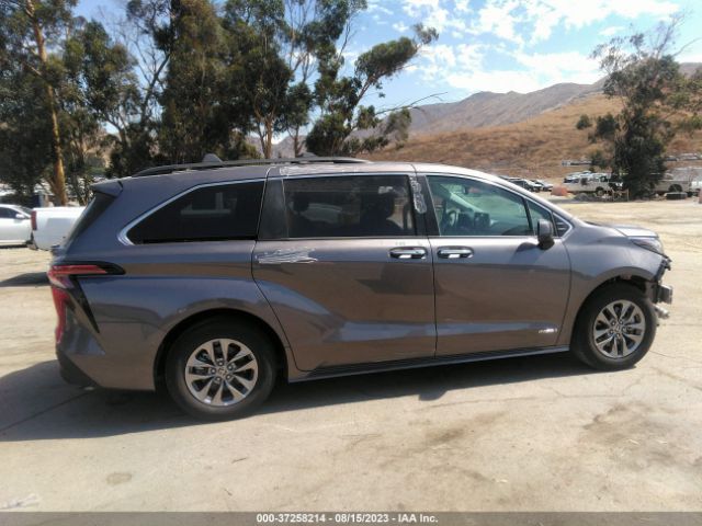 5TDJRKEC9MS020520 Toyota SIENNA XLE