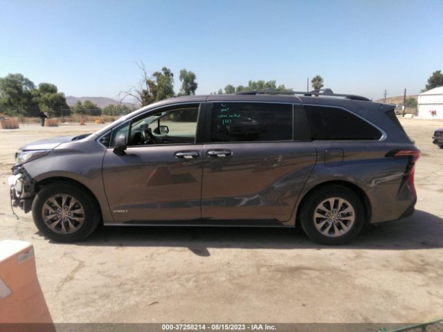 5TDJRKEC9MS020520 Toyota SIENNA XLE