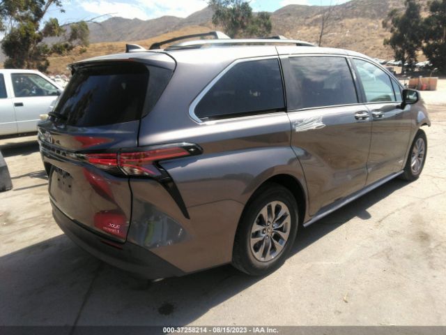 5TDJRKEC9MS020520 Toyota SIENNA XLE