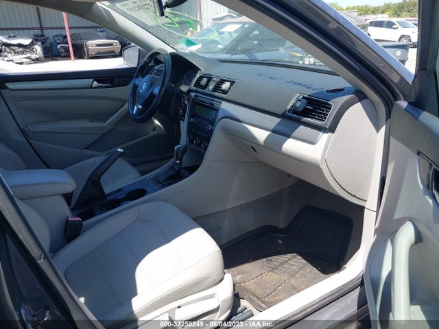 1VWAS7A3XFC007168 Volkswagen Passat 1.8t Wolfsburg Ed