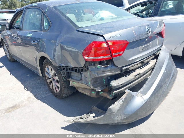 1VWAS7A3XFC007168 Volkswagen Passat 1.8t Wolfsburg Ed