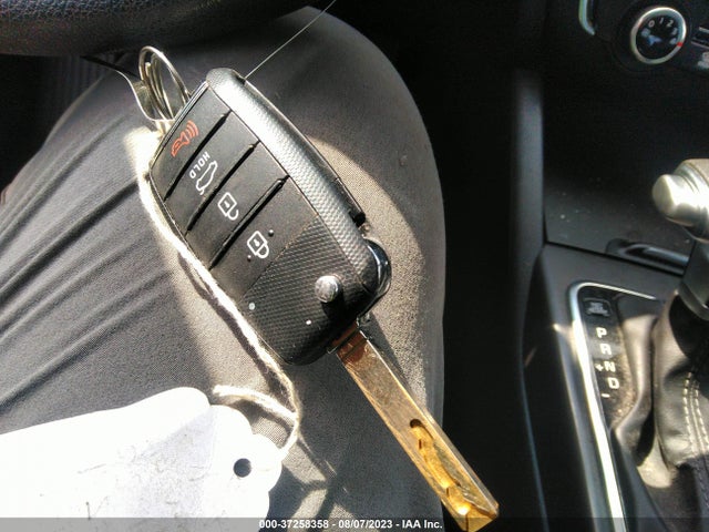 KIA Optima Lx 2018 KNAGT4L32J5213942 Image 11