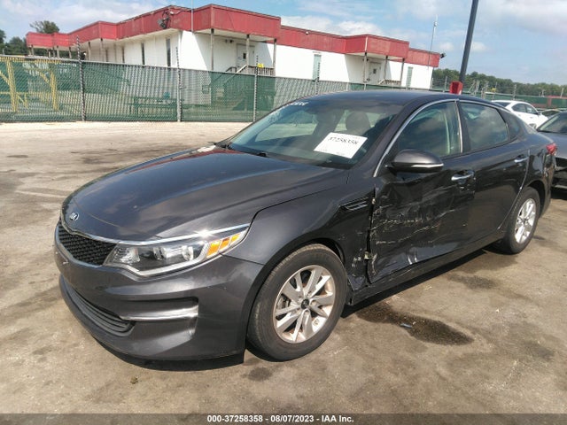 KIA Optima Lx 2018 KNAGT4L32J5213942 Image 2