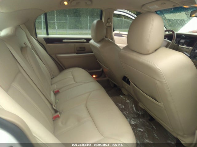 2008 LINCOLN TOWN CAR LIMITED VIN: 2LNHM82V88X642344