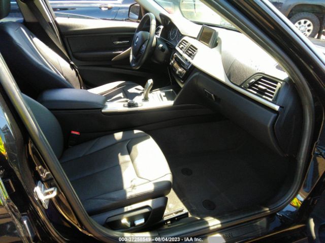 WBA8A9C50GK618152 BMW 3 Series 320i