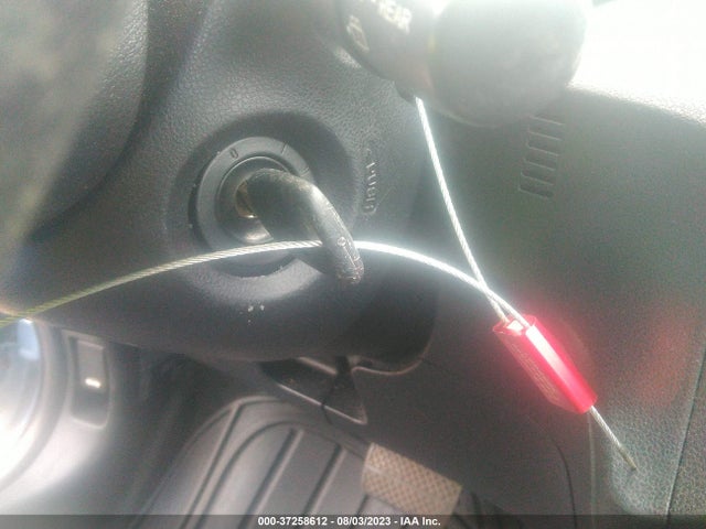 2010 HONDA FIT VIN: JHMGE8H26AC019946