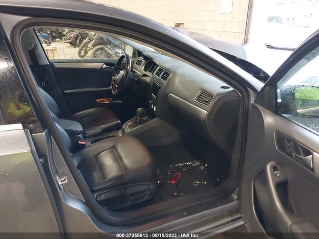 3VWD17AJXFM321951 Volkswagen Jetta Sedan 1.8t Se W/connectivity