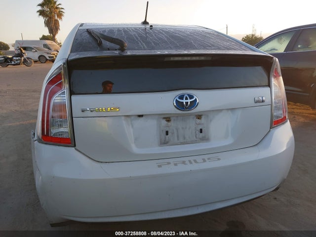 Toyota Prius Four 2015 JTDKN3DU5F0475483 Image 8