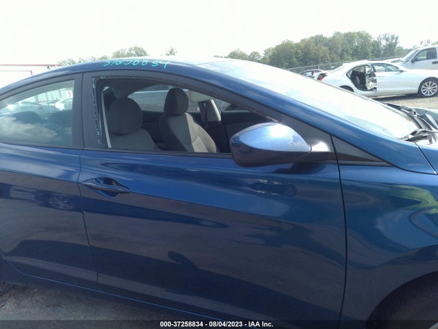 2015 HYUNDAI ELANTRA SE VIN: 5NPDH4AE6FH586923