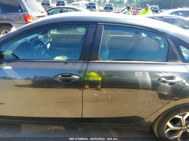 3KPF24AD1LE174877 KIA Forte Lxs