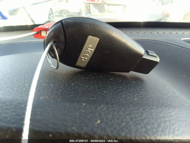 1C4PJLCB6FW741771 Jeep Cherokee Latitude