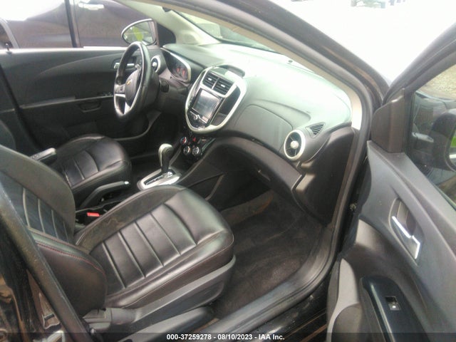 Chevrolet Sonic Premier 2017 1G1JF5SB6H4102382 Image 5