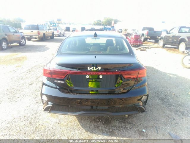 3KPF24AD3PE647281 KIA Forte Lxs