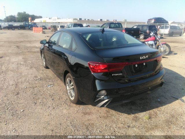 3KPF24AD3PE647281 KIA Forte Lxs