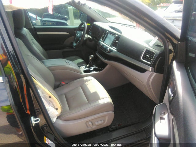 2017 TOYOTA HIGHLANDER XLE VIN: 5TDKZRFH5HS525564