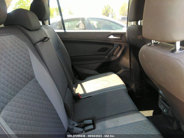 3VV0B7AX6JM130833 Volkswagen TIGUAN S