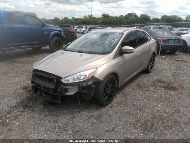 Ford FOCUS SE 2016 1FADP3FE8GL385839 Image 2
