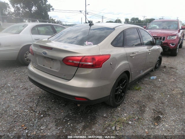 Ford FOCUS SE 2016 1FADP3FE8GL385839 Image 4