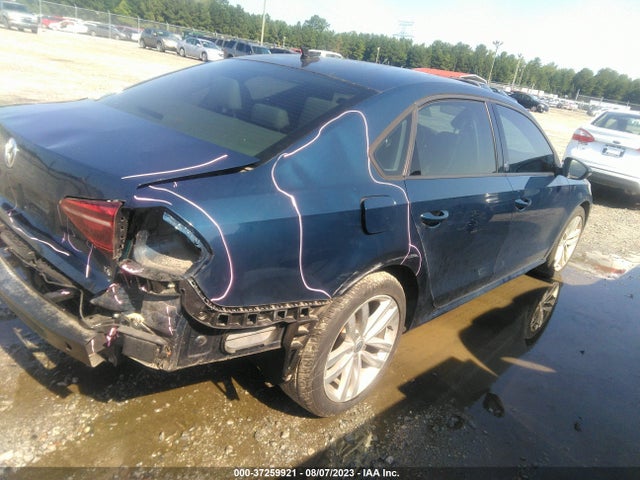 1VWLA7A39KC012500 Volkswagen Passat 2.0t Wolfsburg Edition