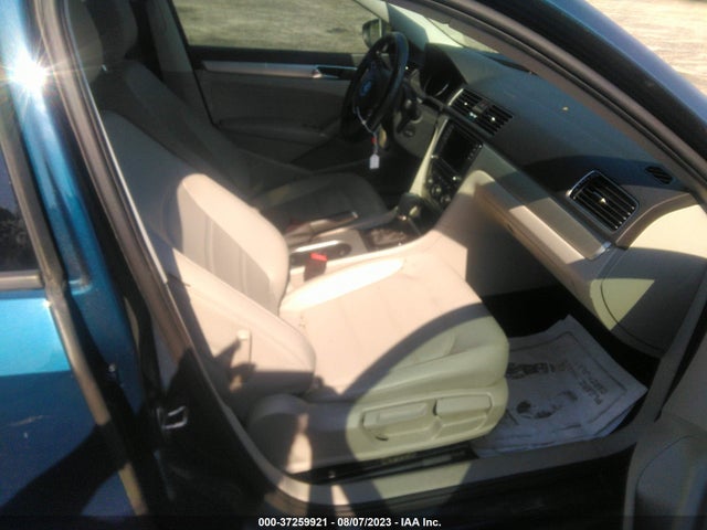 1VWLA7A39KC012500 Volkswagen Passat 2.0t Wolfsburg Edition