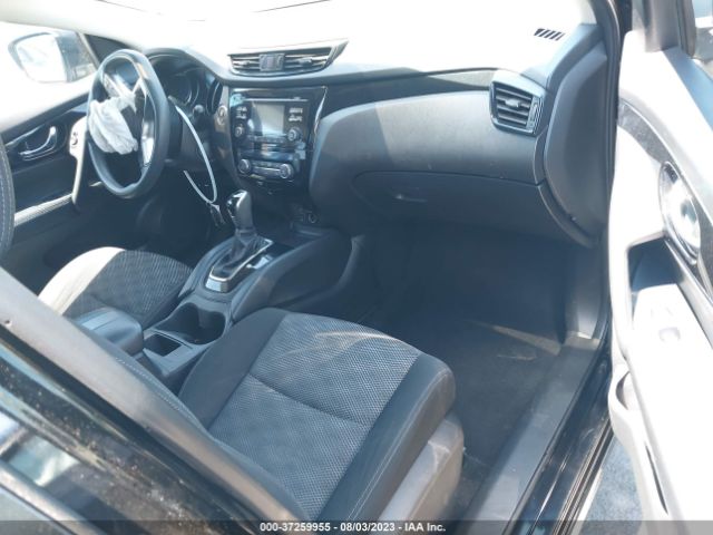 JN1BJ1CP1HW000315 Nissan Rogue Sport Sv