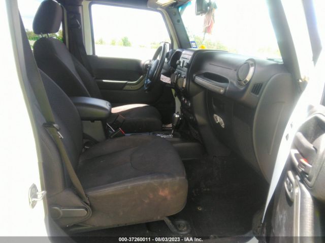 1C4BJWDGXGL177552 Jeep Wrangler Unlimited Sport