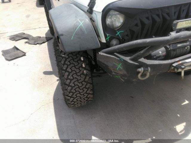 1C4BJWDGXGL177552 Jeep Wrangler Unlimited Sport