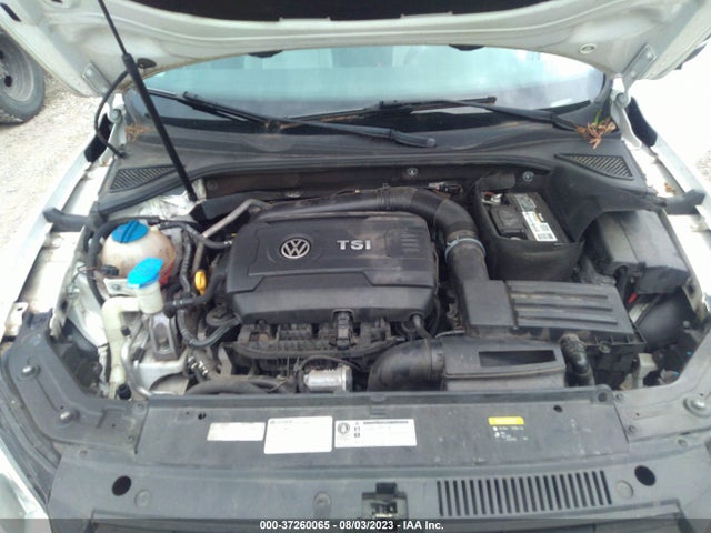 1VWBT7A3XFC104632 Volkswagen Passat 1.8t Sport