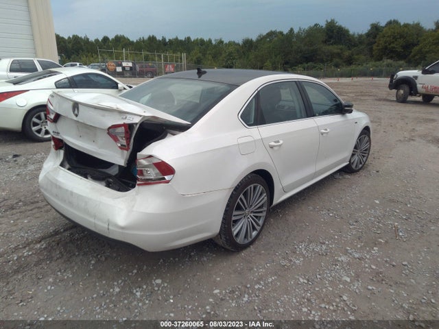 1VWBT7A3XFC104632 Volkswagen Passat 1.8t Sport