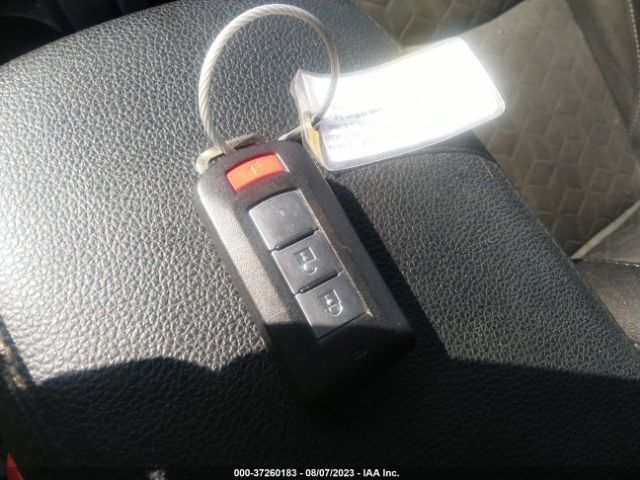 JA4APVAU6MU011771 Mitsubishi Outlander Sport Se