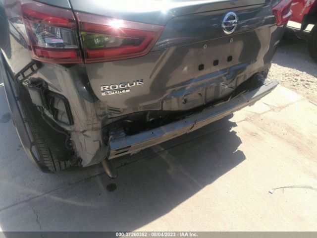 JN1BJ1AW3MW662045 Nissan Rogue Sport S