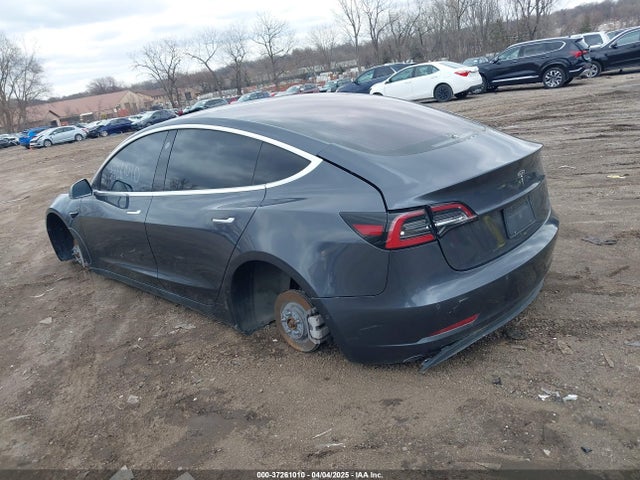 2018 TESLA MODEL 3 5YJ3E1EB4JF188264 Photo 2