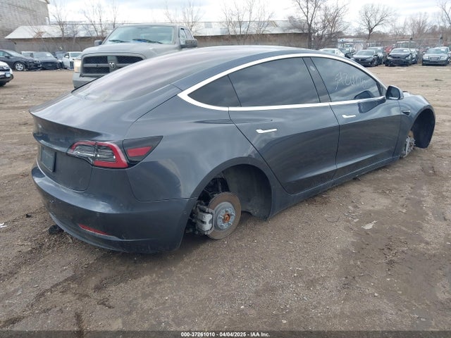 2018 TESLA MODEL 3 5YJ3E1EB4JF188264 Photo 3