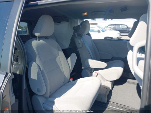 5TDKZ3DC6HS847201 Toyota Sienna Le 8 Passenger