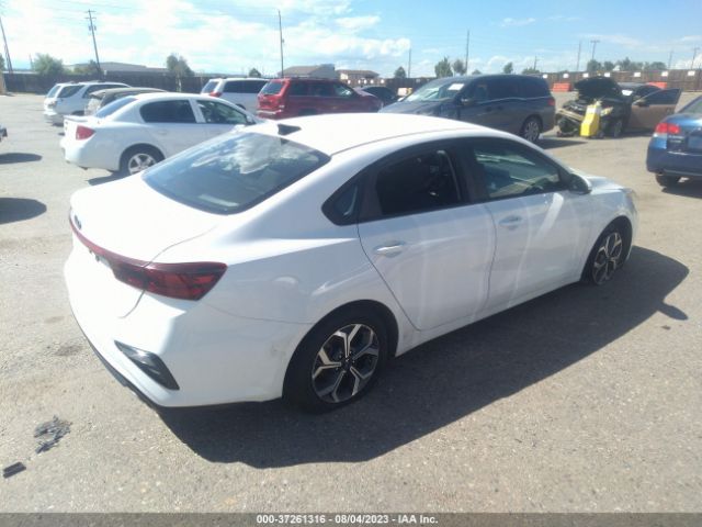 3KPF24AD7ME364703 KIA Forte Lxs