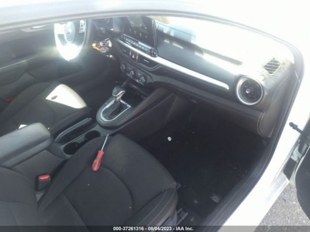 3KPF24AD7ME364703 KIA Forte Lxs