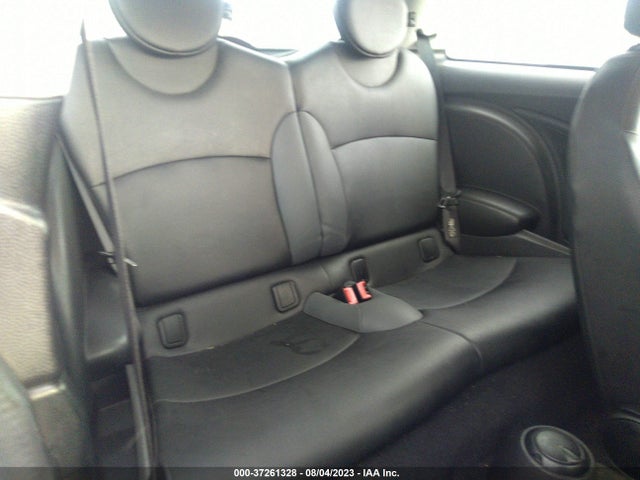 2009 MINI COOPER HARDTOP VIN: WMWMF33519TW74854