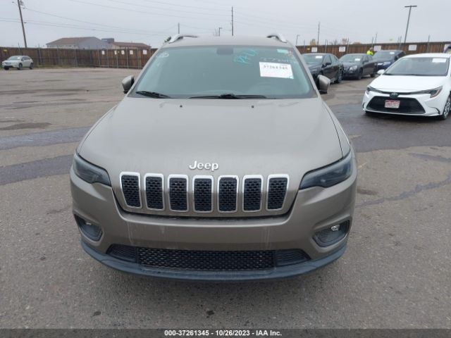 1C4PJMLBXKD233749 Jeep Cherokee Latitude Plus