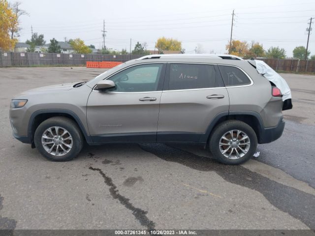 1C4PJMLBXKD233749 Jeep Cherokee Latitude Plus
