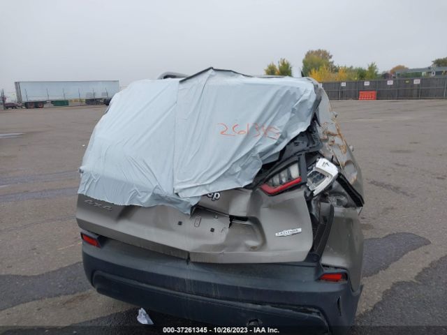 1C4PJMLBXKD233749 Jeep Cherokee Latitude Plus