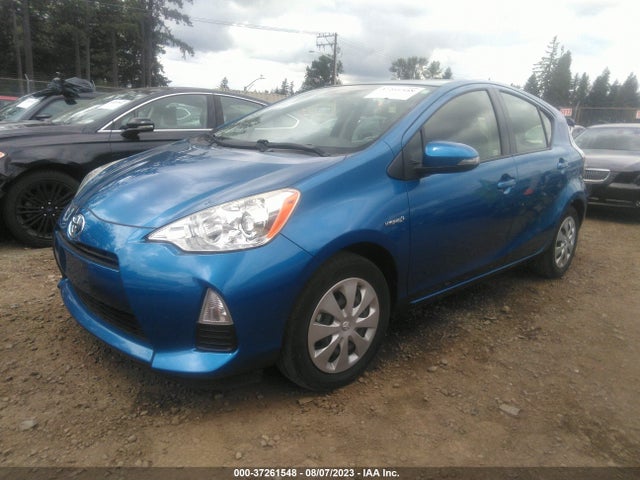Toyota Prius C One/three/two/four 2014 JTDKDTB37E1572156 Image 2
