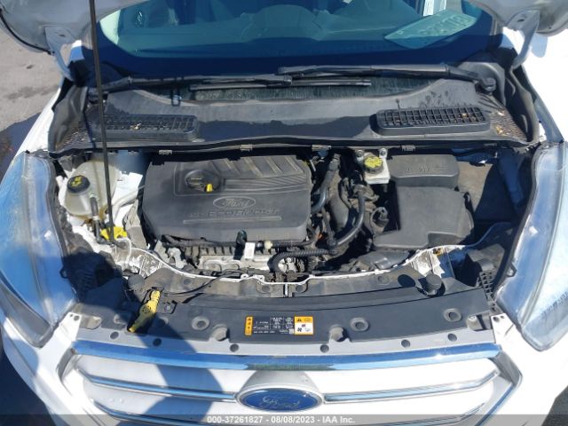 1FMCU0GD3JUC09815 Ford ESCAPE SE