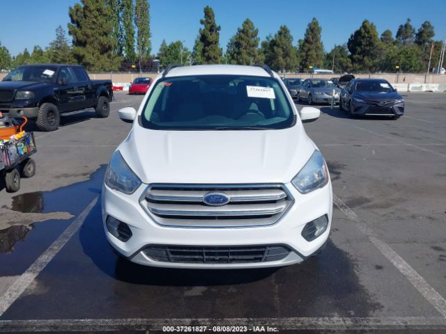 1FMCU0GD3JUC09815 Ford ESCAPE SE