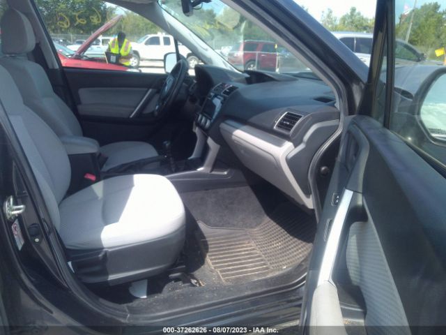 JF2SJAEC5HG492513 Subaru Forester Premium