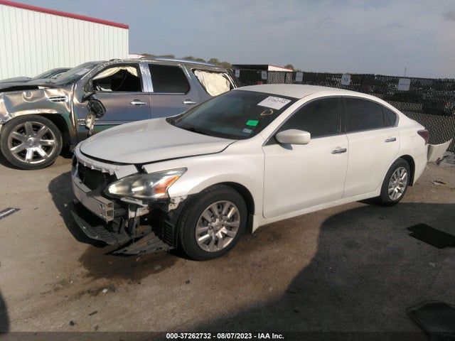 Nissan Altima 2.5 S 2015 1N4AL3AP9FN347126 Image 2