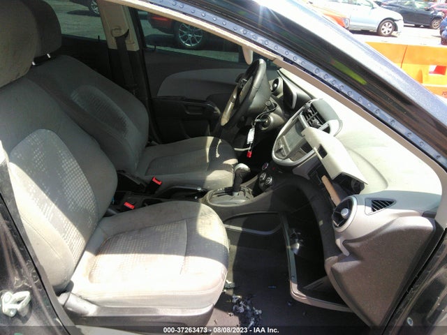 Chevrolet SONIC LS 2017 1G1JB5SH4H4135509 Image 5
