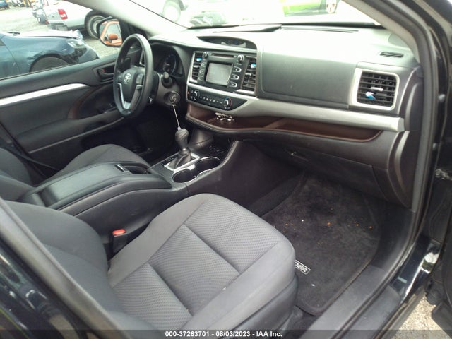 Toyota Highlander Le 2016 5TDBKRFH4GS343700 Image 11