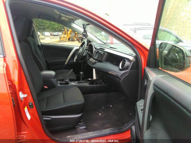 Toyota RAV4 LE 2016 JTMBFREV8GJ075467 Image 5